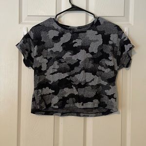 Lululemon size 4 cropped tee. Excellent used condition
